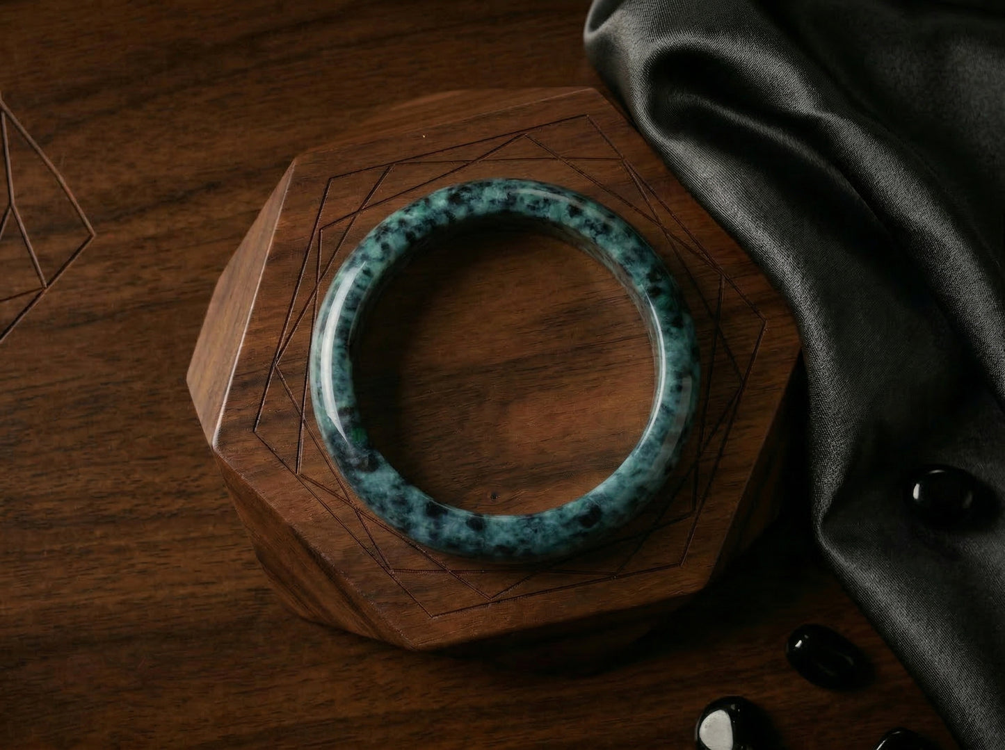 Sombra de Árbol - Brazalete de Jade Natural
