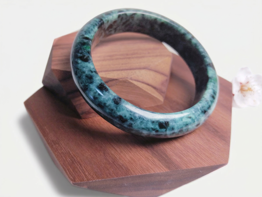 Sombra de Árbol - Brazalete de Jade Natural