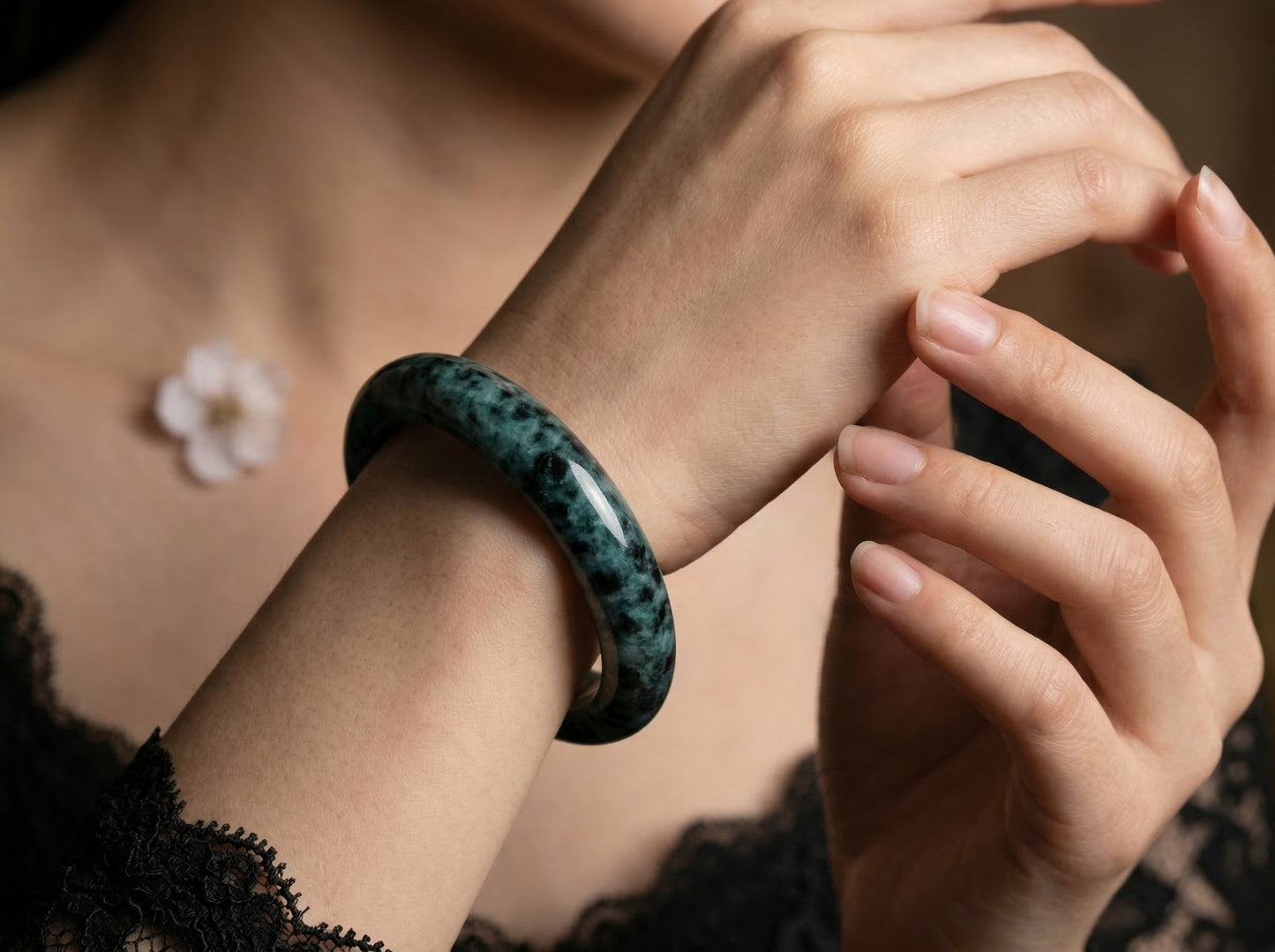 Sombra de Árbol - Brazalete de Jade Natural