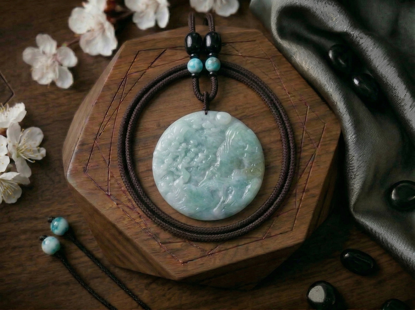 Principios de la Primavera - Colgante de Jade Natural