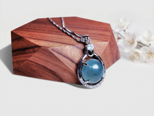 Lágrima del Océano - Colgante de Jade Natural