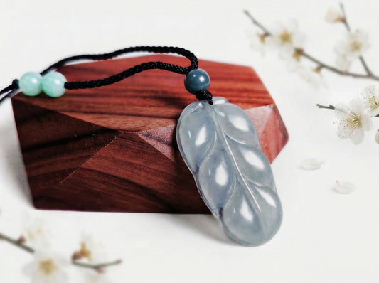 Serendipia - Colgante de Jade Natural