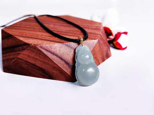 Motherhood - Nature Jade Pendant